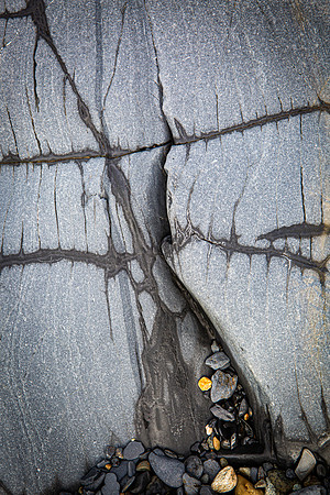 wet cracks