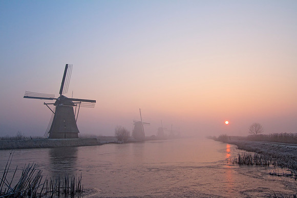 sunrise at Kinderdijk 3